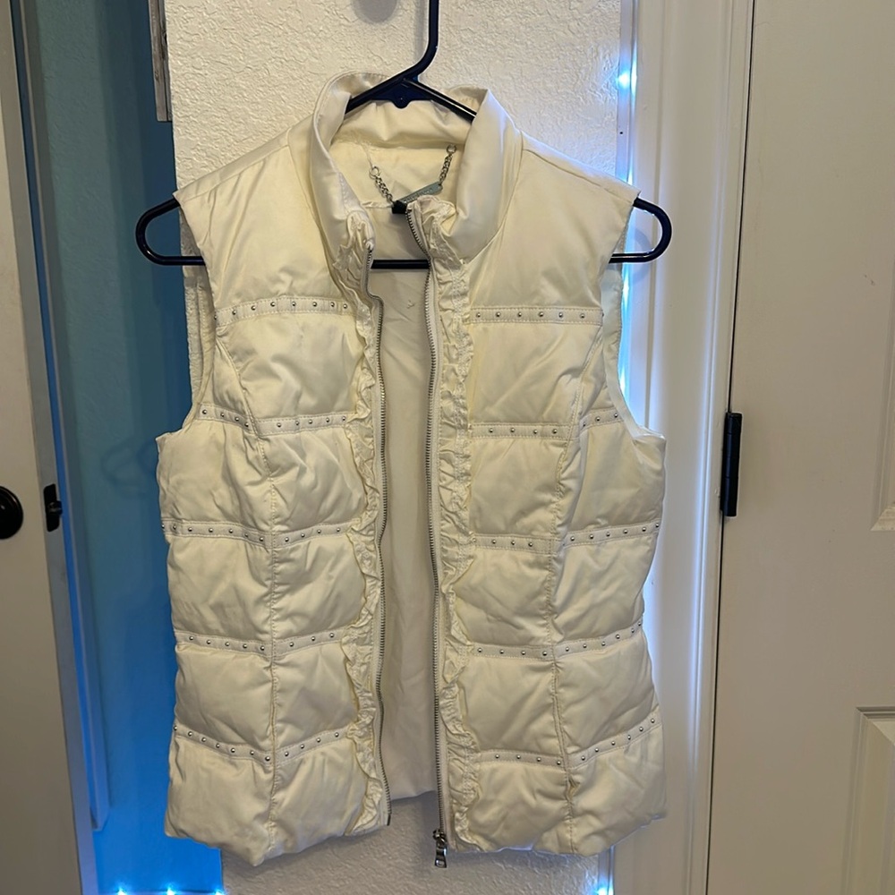 Brand white|black 
Studded ruffle puffy vest